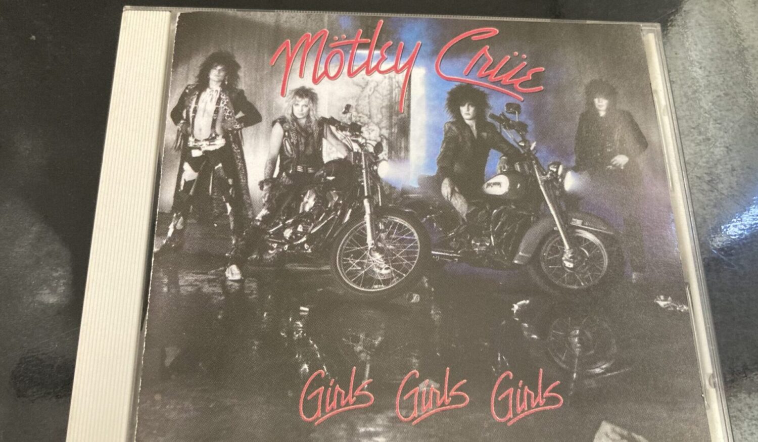 CDレビュー モトリークルー GIRLS GIRLS GIRLS